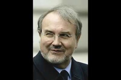 El comisario europeo se confirma como <b>vicepresidente segundo</b> y ocupará el superministerio de <b>Economía</b>. Asegura continuidad en la política de austeridad en el gasto público.