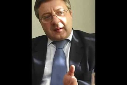 El artífice de la campaña electoral que llevó a Zapatero a la presidencia del Gobierno, quedará <b>a los mandos del aparato socialista</b>.