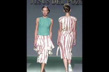 Vestido y falda a rayas con cortes asimétricos y pliegues. Muy floral y veraniego.