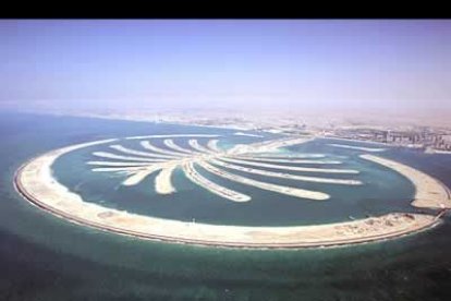 Tres arrecifes artificiales que generan playas exóticas. Uno, ya está construido, el otro en construcción y el tercero, el más grande, en fase de proyecto.