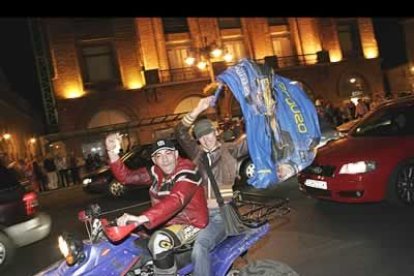 Nunca antes en León se habían visto tantas banderas asturianas.