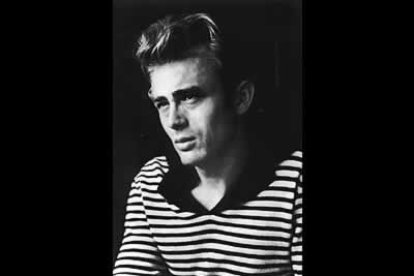James Dean, eternamente joven y rebelde, sigue vivo en la memoria de millones de admiradores que concluyen este 30 de septiembre un largo homenaje con motivo del cincuentenario de su muerte.