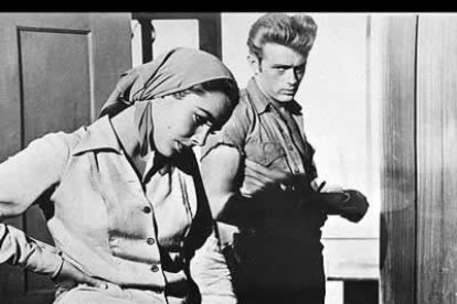 Las otras dos que rodó hasta entonces, Rebelde sin causa (1955) y Gigante (1956), se estrenaron póstumamente, avivando el mito y convirtiendo lo que era el comienzo de una carrera prometedora en un mito.
