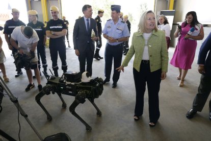 Amparo Valcarce, en un momento de su visita a León. FERNANDO OTERO