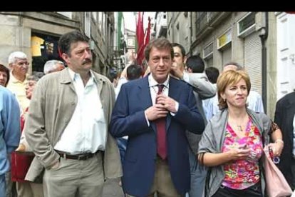 La iniciativa partió de varios pueblos cercanos a León, contando con el apoyo de la Diputación -en el centro el presidente, Javier García Prieto-, quien animó a otros ayuntamientos a unirse a la procesión.