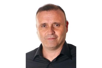 Víctor A. García, candidato de UPL a la alcaldía de Cacabelos. DL