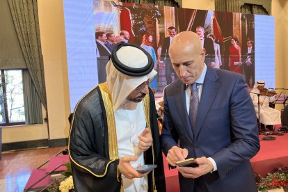 Viaje del alcalde de León a la Embajada de Catar. TWITTER