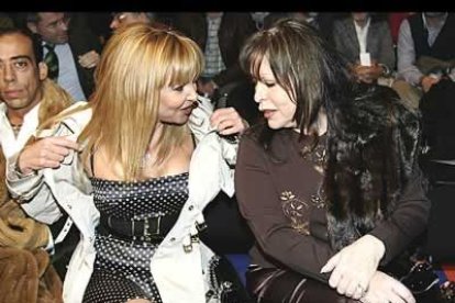 Ana Obregón y la cantante Masiel asistieron al desfile de Francis Montesinos, en el que participaba el actual novio de la presentadora y actriz.