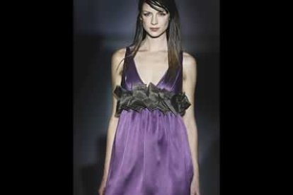 El rock va ligado a inconformismo, y de esto mismo se vale Torreta para crear una colección transgresora, en la que cada prenda recuerda al pasado, pero que se sirve del presente para idear nuevas formas.