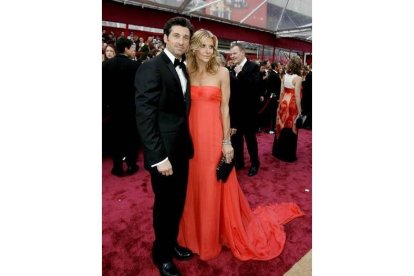 El actor Patrick Dempsey, uno de los protagonistas de la exitosa serie «Anatomía de Grey», hizo honor a su apodo en la ficción, «doctor mazizo», del brazo de su esposa, Jill Fink.