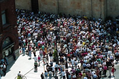 Una multitud llenó las calles.