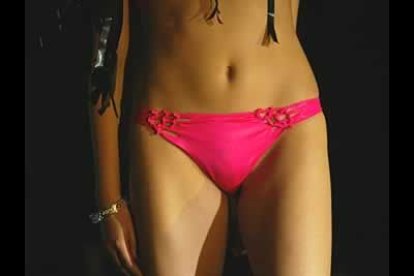 Las braguitas, minis, para descubrir al sol un cuerpo perfecto.