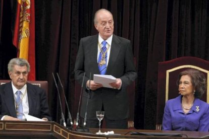 Juan Carlos I se dirige a los diputados en el acto de inauguración de la décima legislatura. Foto: CHEMA MOYA | EFE