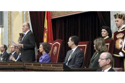 El Rey Juan Carlos durante su discurso en la inauguración en las Cortes de la décima legislatura. Foto: JUANJO MARTÍN | EFE