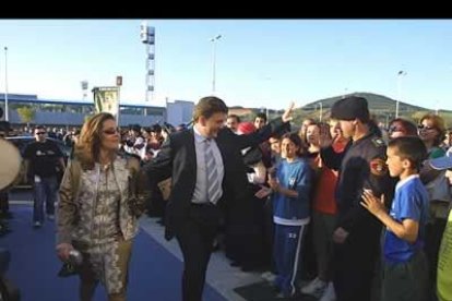 El alcalde de Ponferrada, Carlos López Riesco, -en la imagen con su mujer- aseguró que su obligación y su deseo es que «el nombre de Ponferrada quede lo más alto posible».