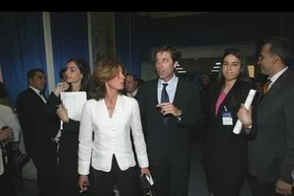 Emilio Aragón se consideró él mismo como uno de los más honrados de la noche, ya que además de recibir un Micrófono de Oro, éste le fue entregado por Miliki. Padre e hijo viajaron juntos hasta Ponferrada.