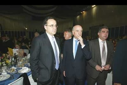 El mundo de la empresa contó con una amplia representación, encabezada por el presidente del BBVA, Francisco González, que recibió una de las distinciones.