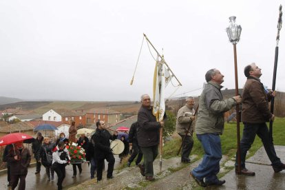 Foto de archivo de una procesión de Santa Eulalia en Santa Olaja de Eslonza. JESÚS F. SALVADORES
