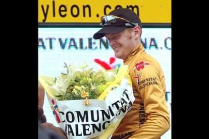 El corredor estadounidense del US Postal, <B<Floyd Landis</b>, se mantiene como líder por tercer día consecutivo. Durante la etapa entre las localidades de Alcoy y Xorret de Catí, con 174,5 kms de recorrido.