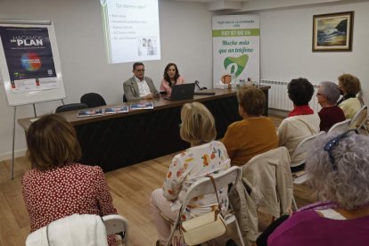 Presentación de ‘Supervivientes del suicidio’ del Teléfono de la Esperanza. F. OTERO