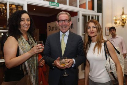 Montserrat Pascual, Javier Vega (Aleop) y Marisa Vázquez (La 8 Ponferrada). JESÚS