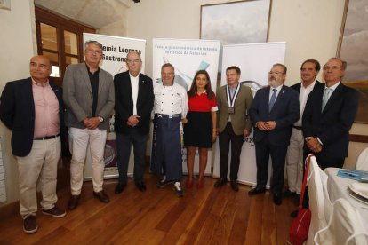 La Fiesta del Desarme de Oviedo comenzó este pasado miércoles y se extenderá hasta el próximo 22 de octubre. Un programa lleno de actividades que cada año cautiva a más leoneses. De hecho, el evento se presentó en León esta misma semana.  RAMIRO/DL