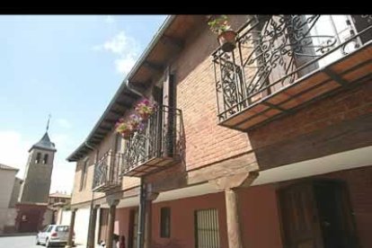 Todas y cada una de las calles de Mansilla tienen un encanto especial.