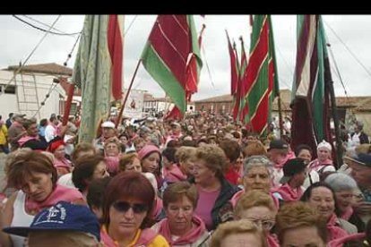 Romería de los pendones desde Villamorios a Mansilla de las Mulas.