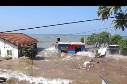 El nivel del agua ha subido peligrosamente en el oeste, incluso en Colombo, la capital.