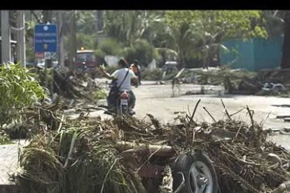 El desastre natural afectó al principal destino turístico del sur de Tailandia, las islas de Phuket y Phi Phi, que se encuentran en plena temporada alta por las fiestas navideñas.
