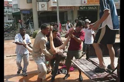 Al menos catorce de los fallecidos son turistas extranjeros, según informes de prensa.