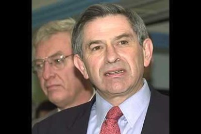 El subsecretario de Defensa es hijo de una familia que sufrió el Holocausto. Representa la línea más ultraconservadora. El ataque preventivo es un invento suyo. Fue asesor de Israel. Tiene 59 años.