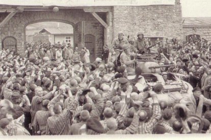 El mensaje de Picasso en la litografía encontrada en un basurero grita su respeto por los exiliados y represaliados. DL