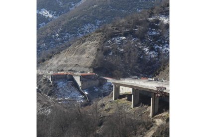 Vista general de la zona cero donde se produjo el doble derrumbe en junio. ANA F. BARREDO