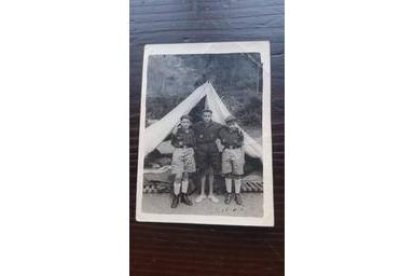 Santiago, en el centro, como jefe de Centuria. DL