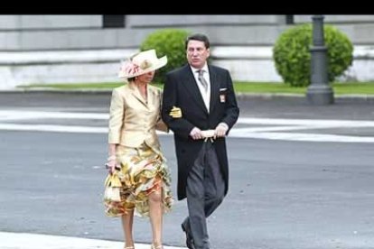 El alcalde de A Coruña, <b>Paco Vázquez</b>, y su mujer.