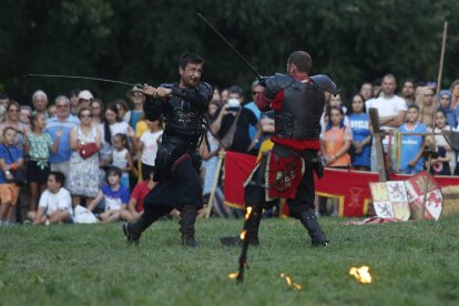 Al lado de la emblemática muralla se celebró el torneo medieval. FERNANDO OTERO PERANDONES