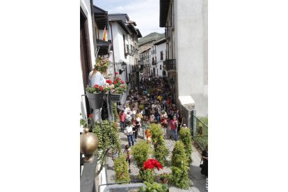 Festa dos Maios en Villafranca del Bierzo. L. DE LA MATA