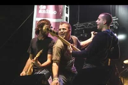 El grupo madrileño demostró estar muy a gusto con el público leonés.