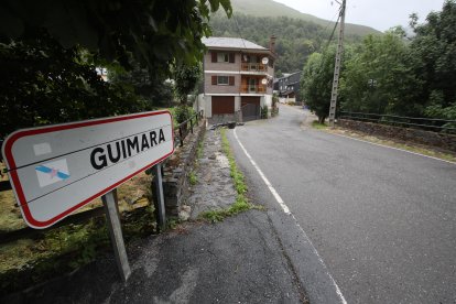 Los vecinos ya se habían acostumbrado a ver las calles llenas de visitantes que llegaban para comer en A Corte del Toro. L. DE LA MATA