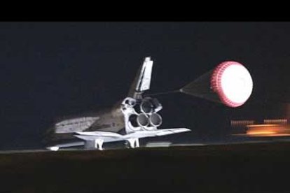 Pero todo salió bien. Los siete astronautas del Discovery regresaron a salvo a la Tierra, tras una misión de 14 días que incluyó acoplarse a la Estación Espacial Internacional.