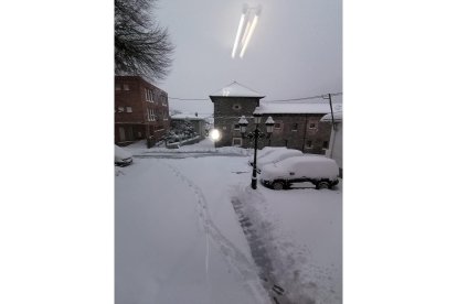 Murias de Paredes, cubierto por la nieve. dl