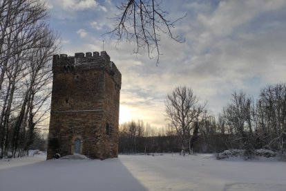 Santa Coloma de Somoza, cubierto tras el paso de Fien. DL