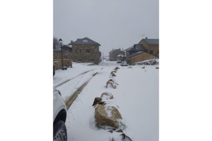 Santa Coloma de Somoza, cubierto tras el paso de Fien. DL