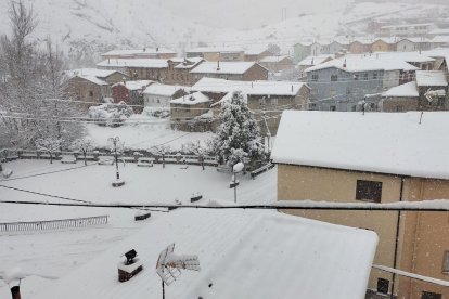 Santa Coloma de Somoza, cubierto tras el paso de Fien. DL