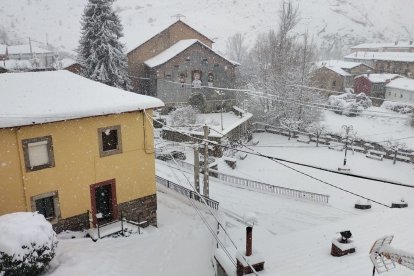 Santa Lucía de Gordón, nevado. DL