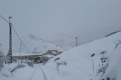 Santa Lucía de Gordón, nevado. DL