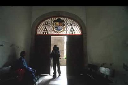 Situado en el Monasterio de Samos, con 50 plazas y abierto todo el año cuenta con el privilegio de estar ubicado en un monumento de obligada visita: el Monasterio de Samos.