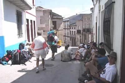 Es uno de los pocos albergues con espacio exclusivo para minusválidos. En total, cuenta con 40 plazas y está pendiente de una reforma inminente y de su aprobación administrativa.