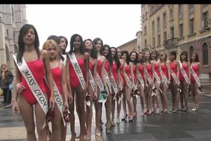 La presentación del certámen de Miss León 2005 desafió a la anunciada ola de frío que azotó España. Las valientes y bellas participantes posaron en bañador a varios grados bajo cero.